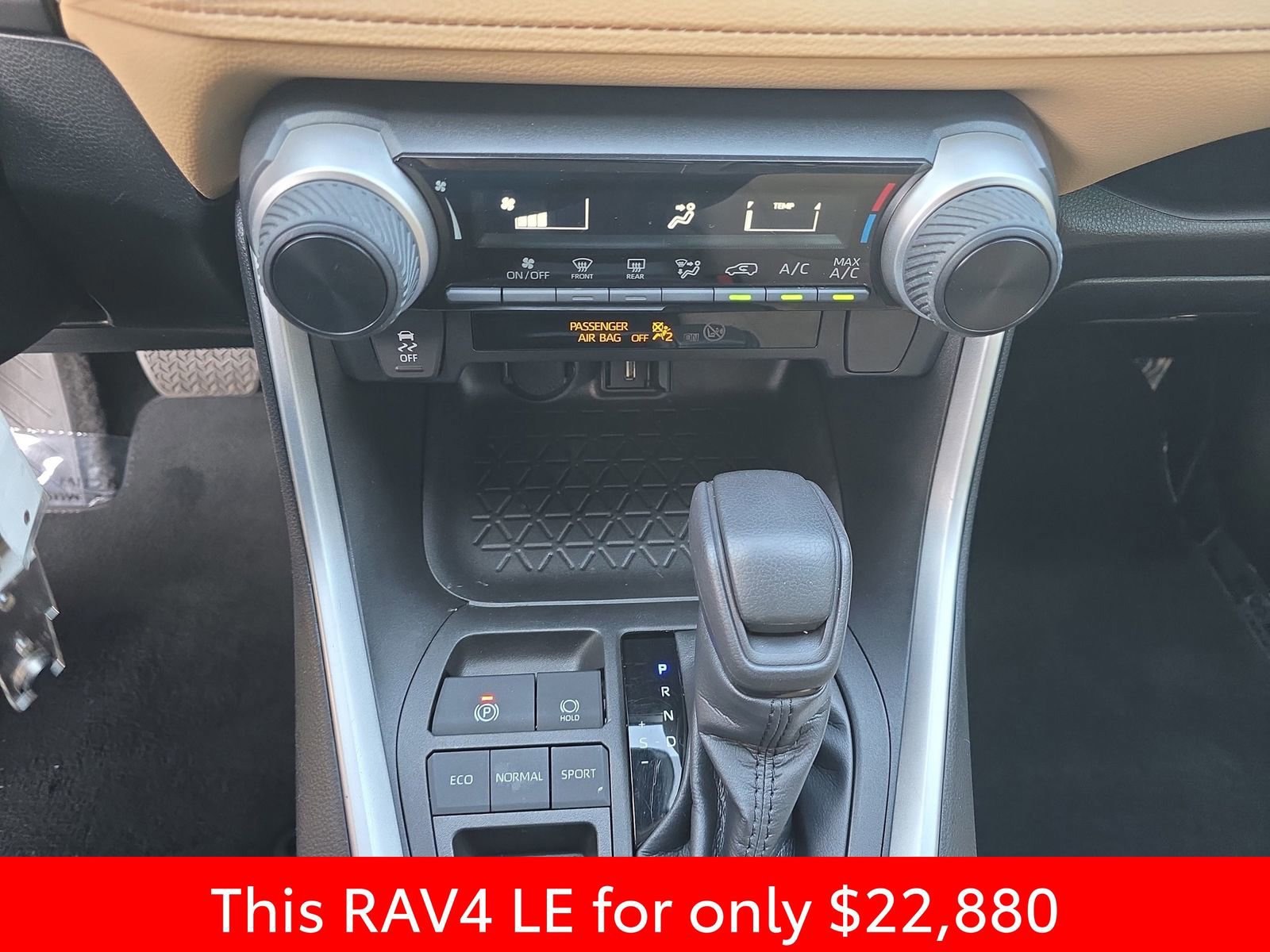 Used 2022 Toyota RAV4 LE image 29