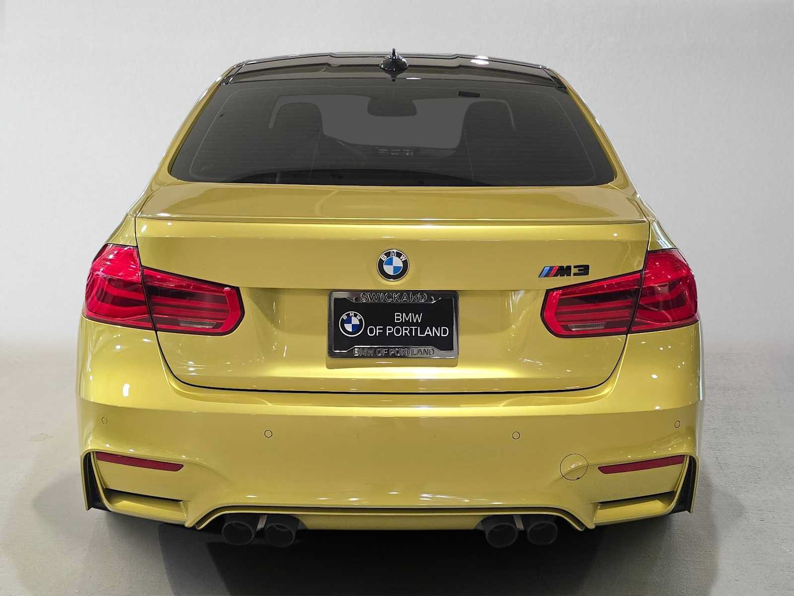 Used 2018 BMW M3 RWD image 4