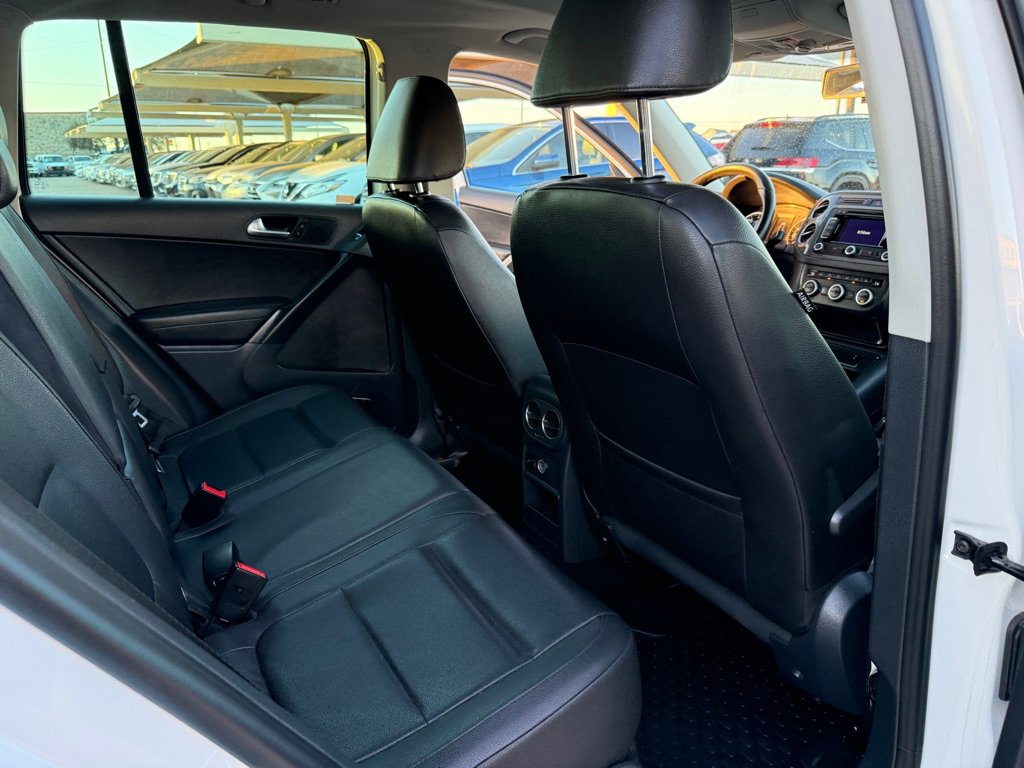 Used 2014 Volkswagen Tiguan SEL FWD image 17