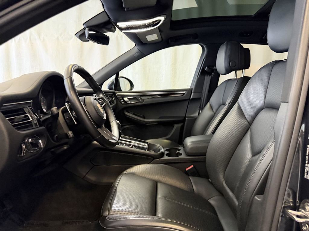 Certified 2022 Porsche Macan S image 5