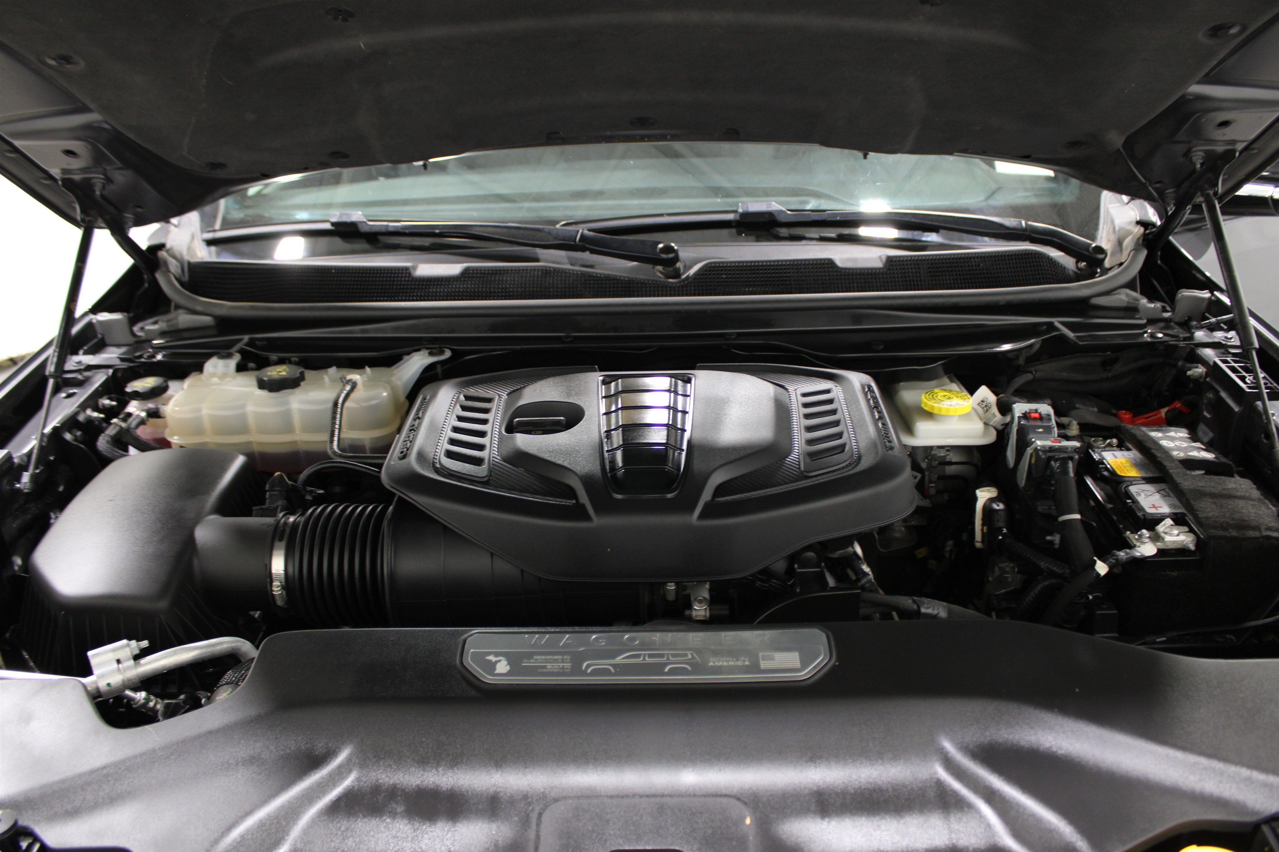 Used 2024 Jeep Wagoneer 4WD w/ Premium Group I image 46