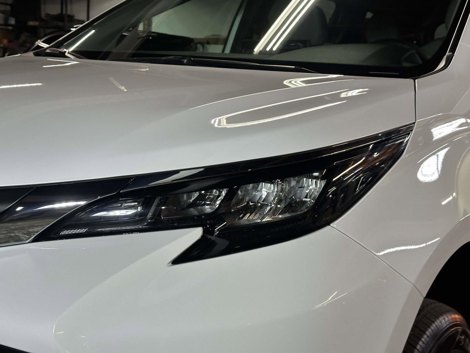 Used 2025 Toyota Sienna LE image 9