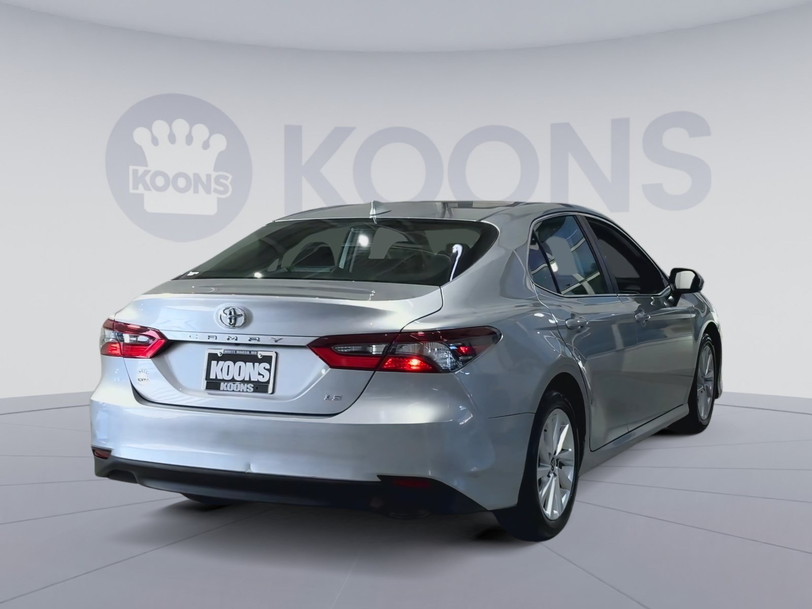 Used 2024 Toyota Camry LE FWD image 11