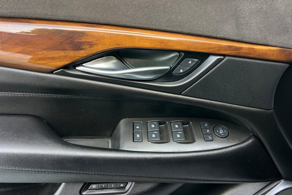 Used 2017 Cadillac Escalade Luxury image 13
