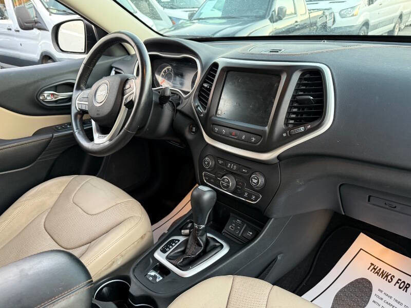 Used 2015 Jeep Cherokee Limited w/ Luxury Group image 9