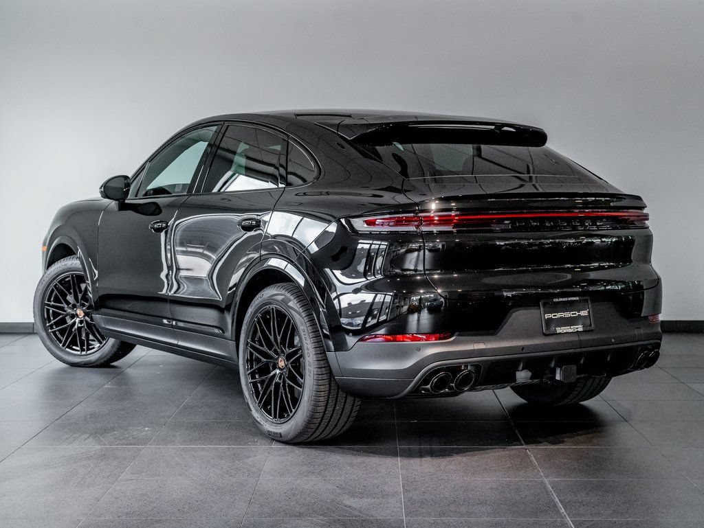 Certified 2025 Porsche Cayenne Coupe AWD/4WD image 3