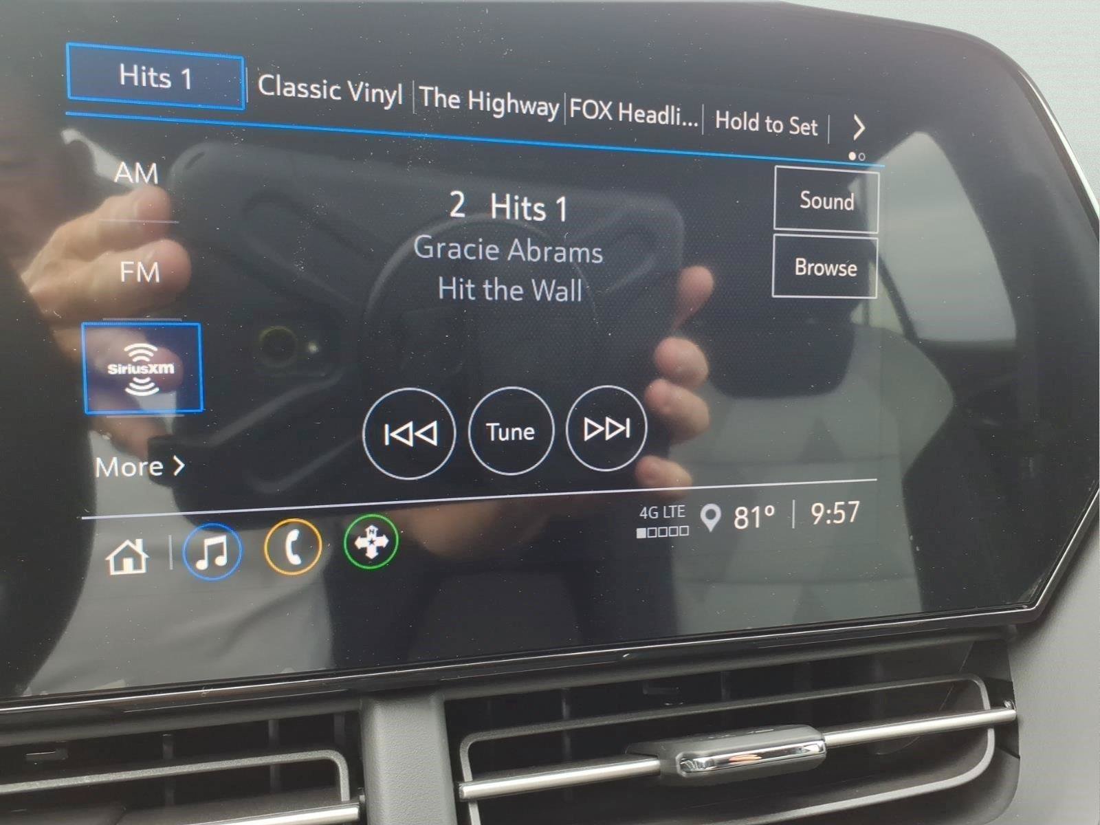 New 2026 Chevrolet Trax RS w/ Sunroof Package FWD image 21