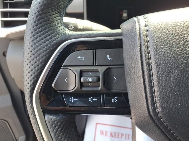 Used 2025 Toyota Sequoia Platinum AWD/4WD image 21