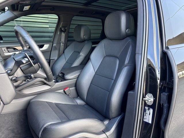 Certified 2025 Porsche Cayenne image 5