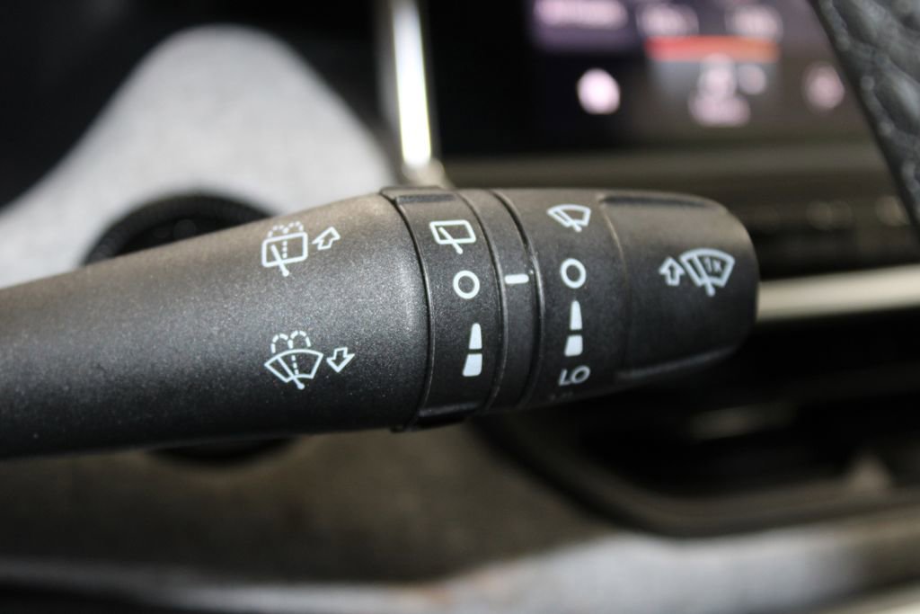 Used 2024 Jeep Compass Latitude image 37