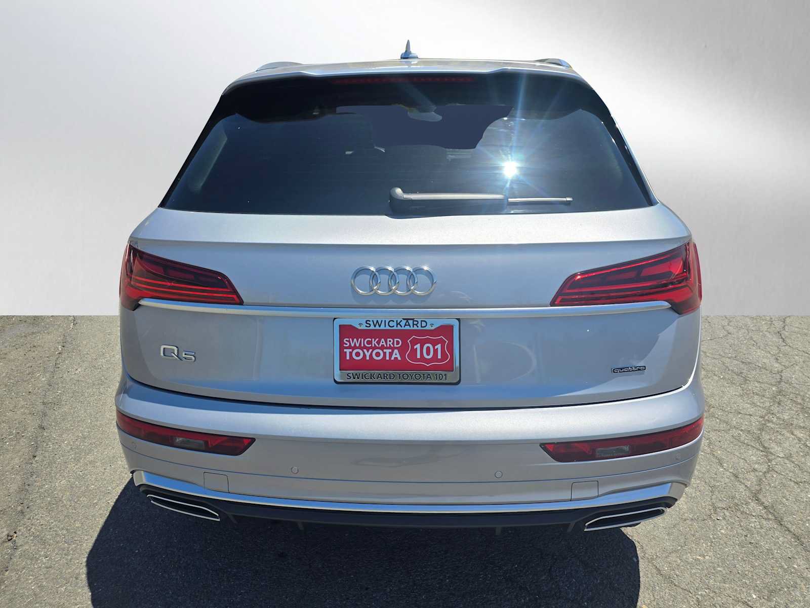 Used 2023 Audi Q5 2.0T Premium Plus w/ Premium Plus Package AWD/4WD image 4