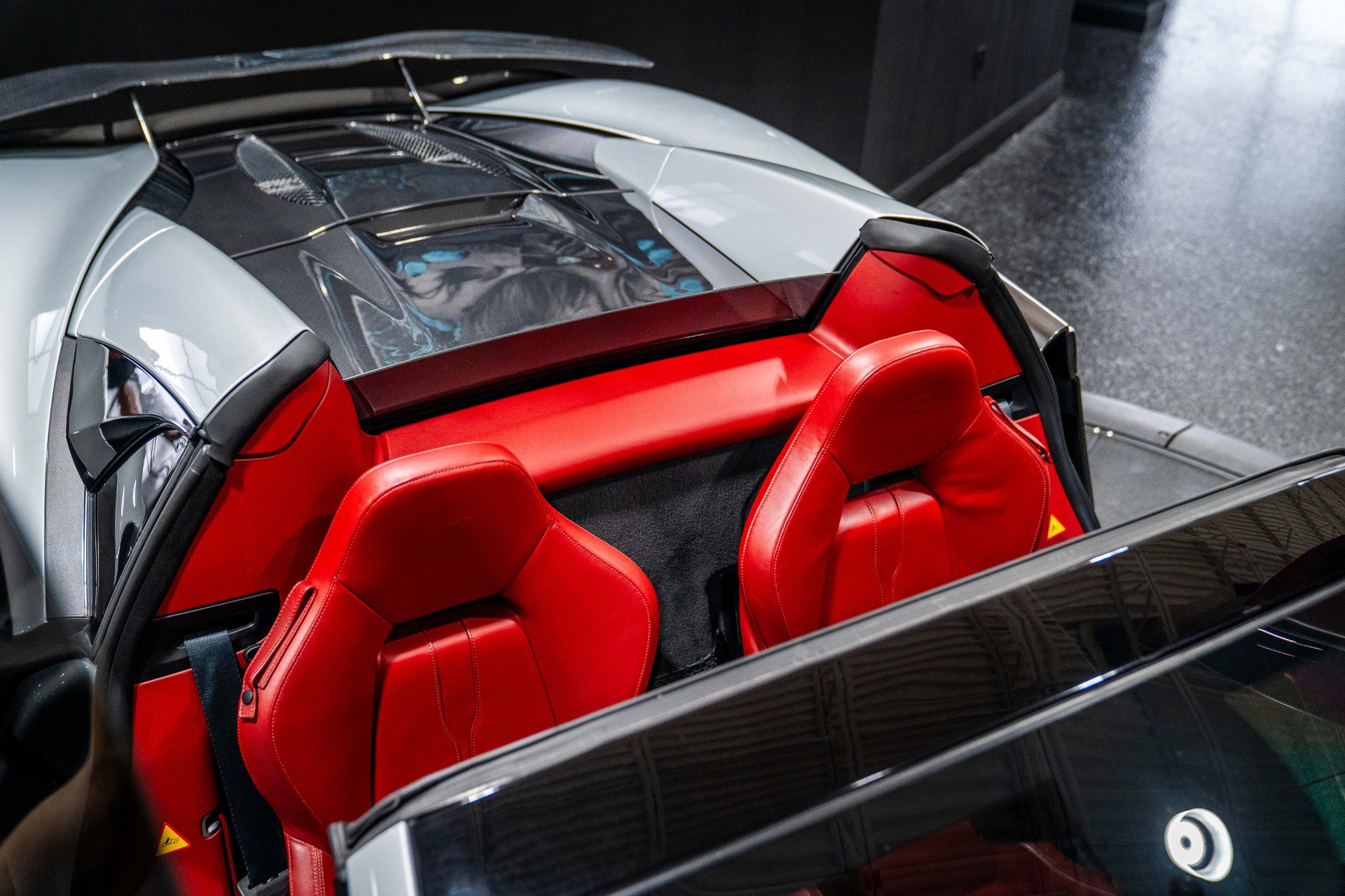 Used 2018 McLaren 570S Spider image 43