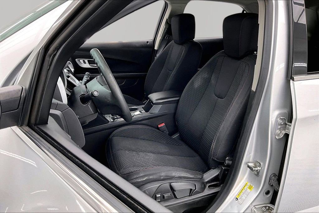 Used 2015 Chevrolet Equinox LS image 25
