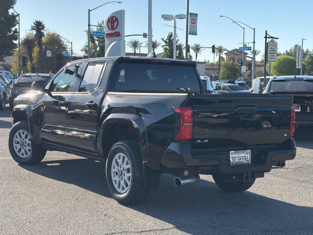 Certified 2024 Toyota Tacoma SR5 AWD/4WD image 5