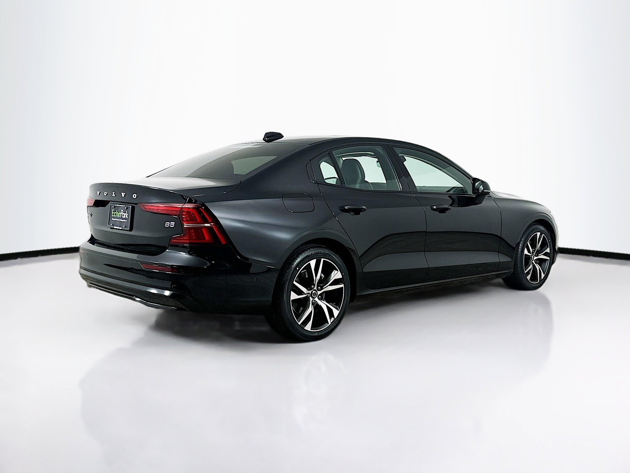 Used 2023 Volvo S60 B5 Plus FWD image 9
