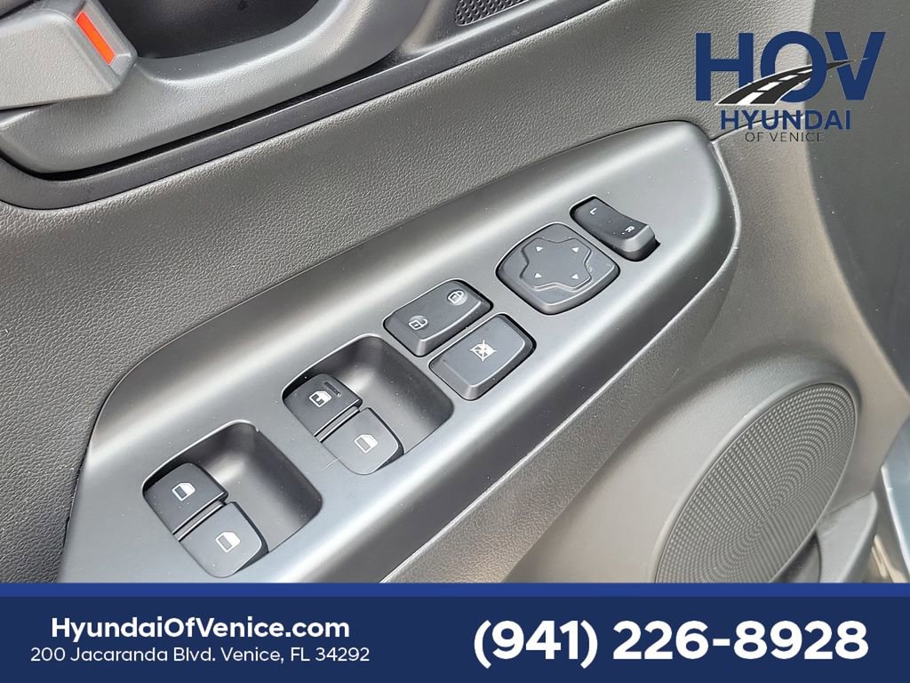 Used 2021 Hyundai Kona SE image 27