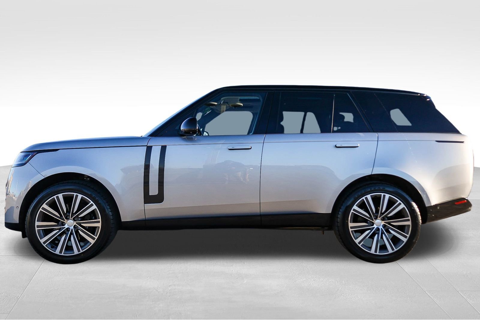 Certified 2023 Land Rover Range Rover SE image 7