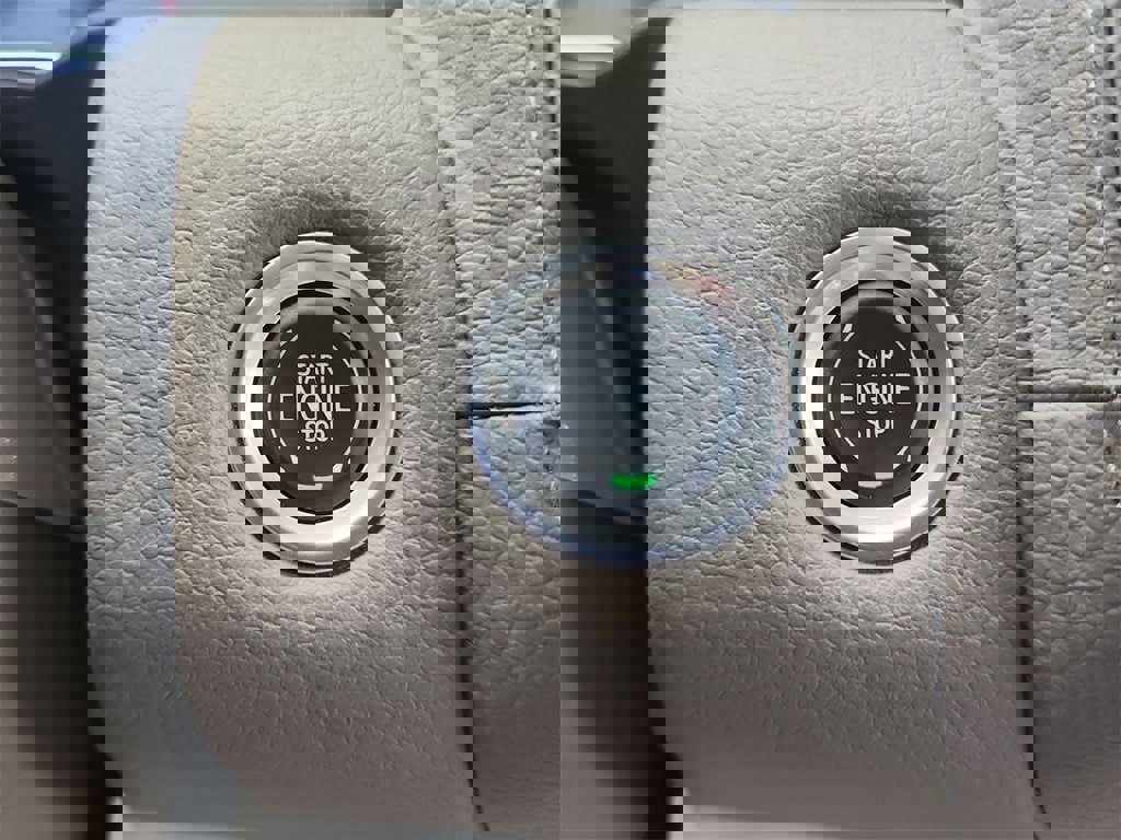 Used 2022 GMC Yukon Denali w/ Advanced Technology Package image 18