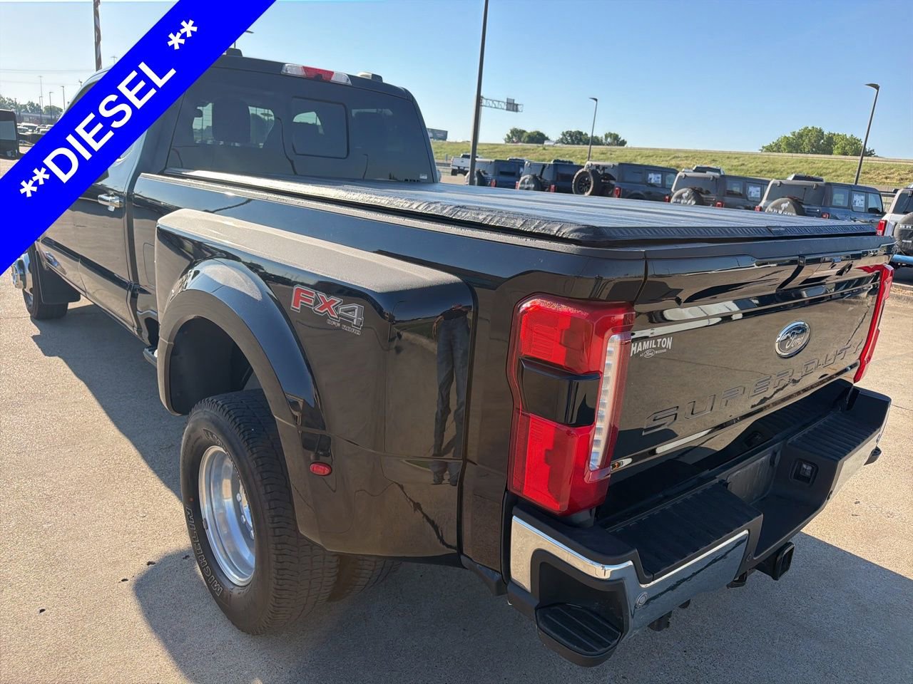 Used 2023 Ford F350 Lariat w/ Lariat Ultimate Package AWD/4WD image 14