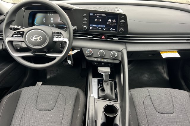 New 2026 Hyundai Elantra SE FWD image 12