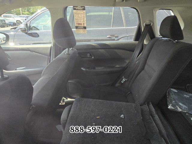 Used 2024 Nissan Rogue S FWD image 9