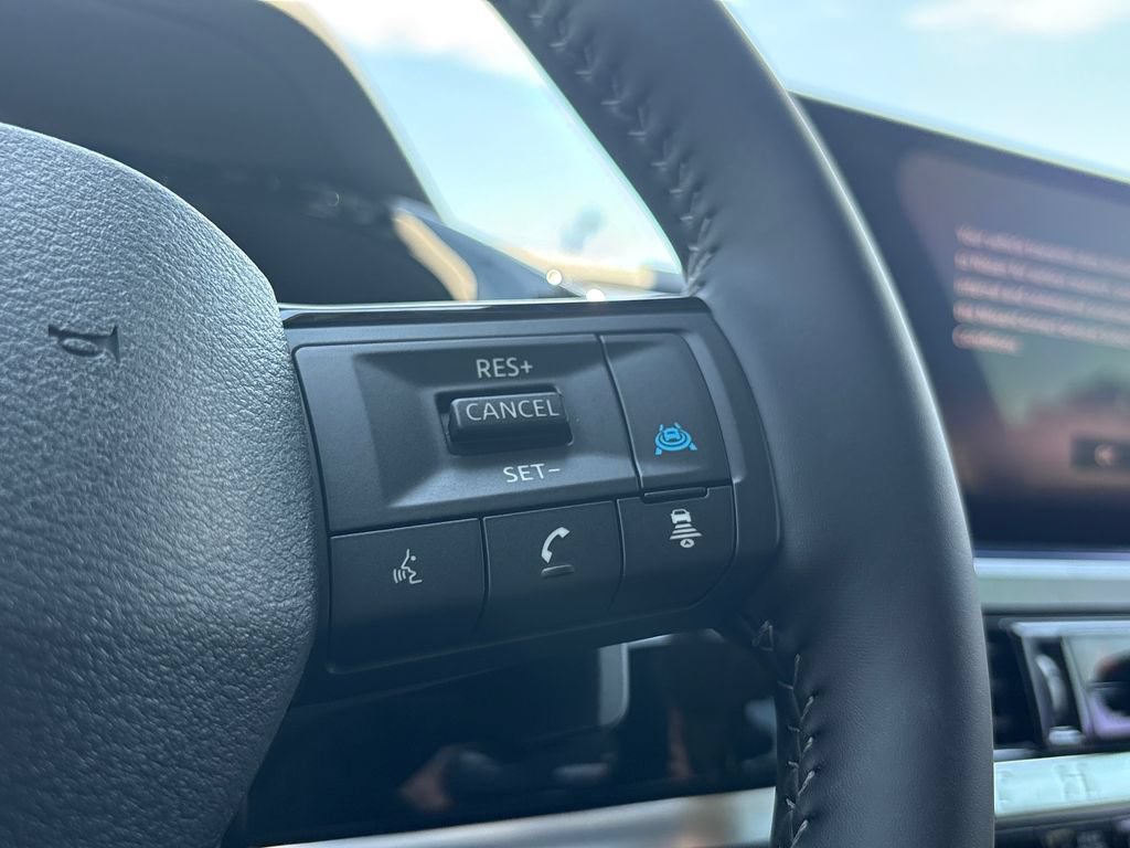New 2026 Nissan Pathfinder Platinum FWD image 13