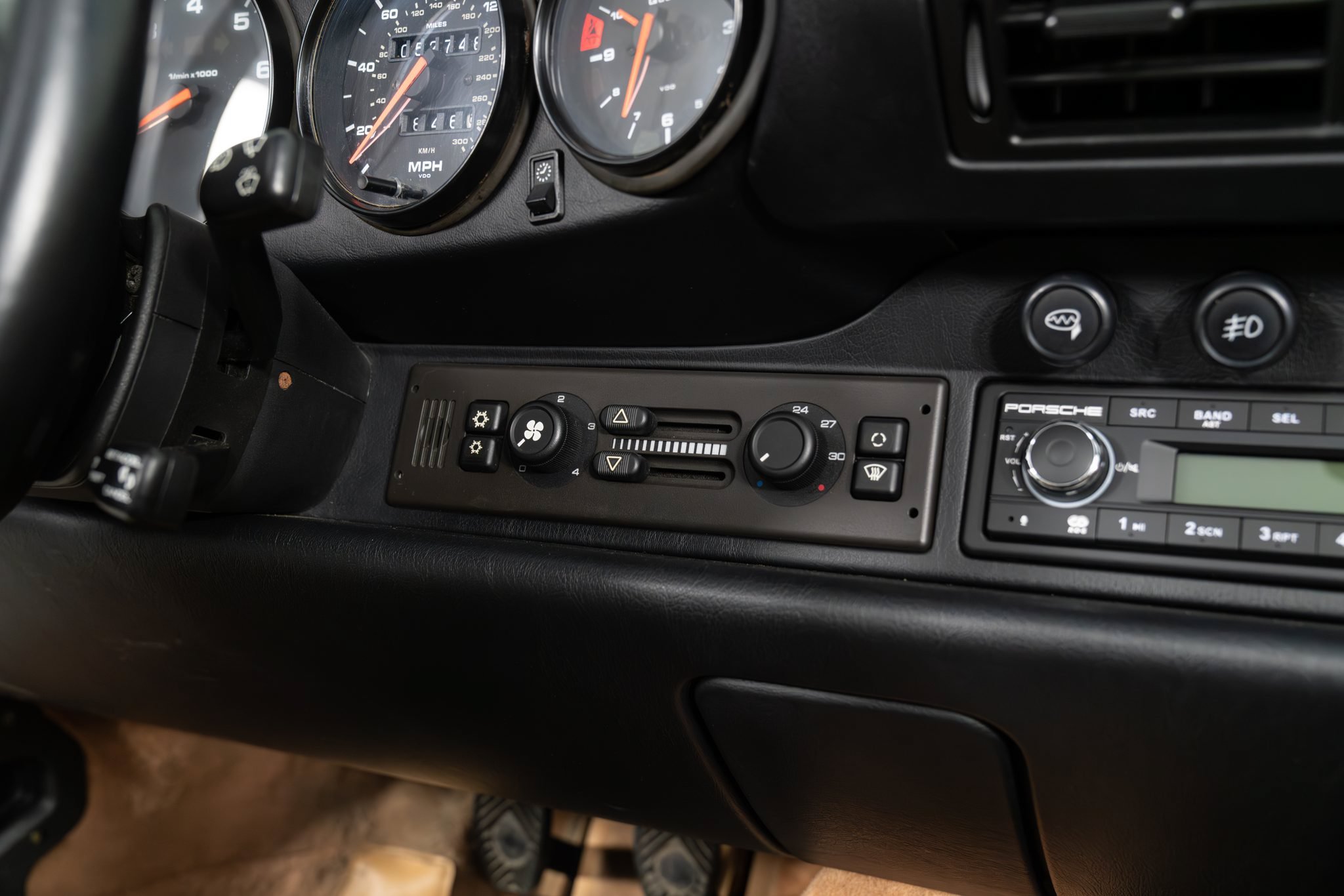 Used 1996 Porsche 911 Carrera RWD image 38