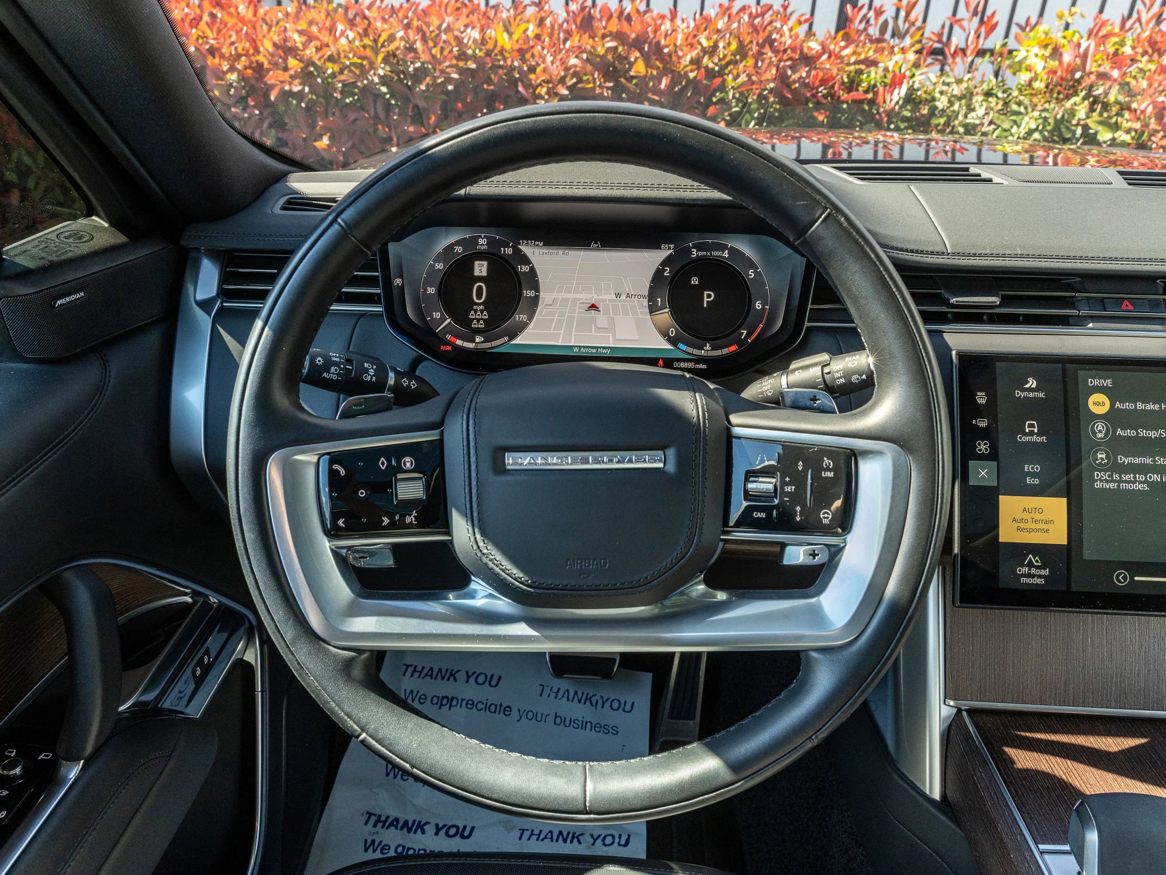 Used 2025 Land Rover Range Rover Long Wheelbase SE image 31