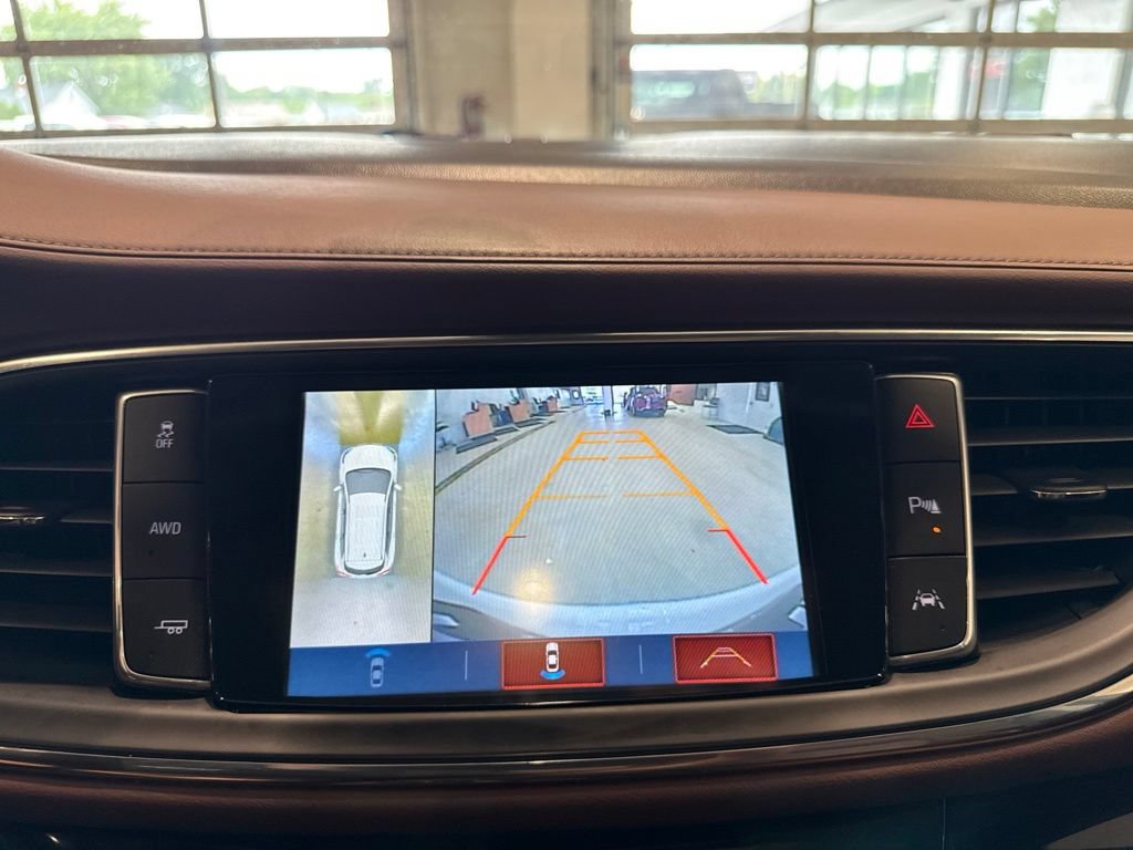 Used 2018 Buick Enclave Avenir w/ Avenir Technology Package AWD/4WD image 39