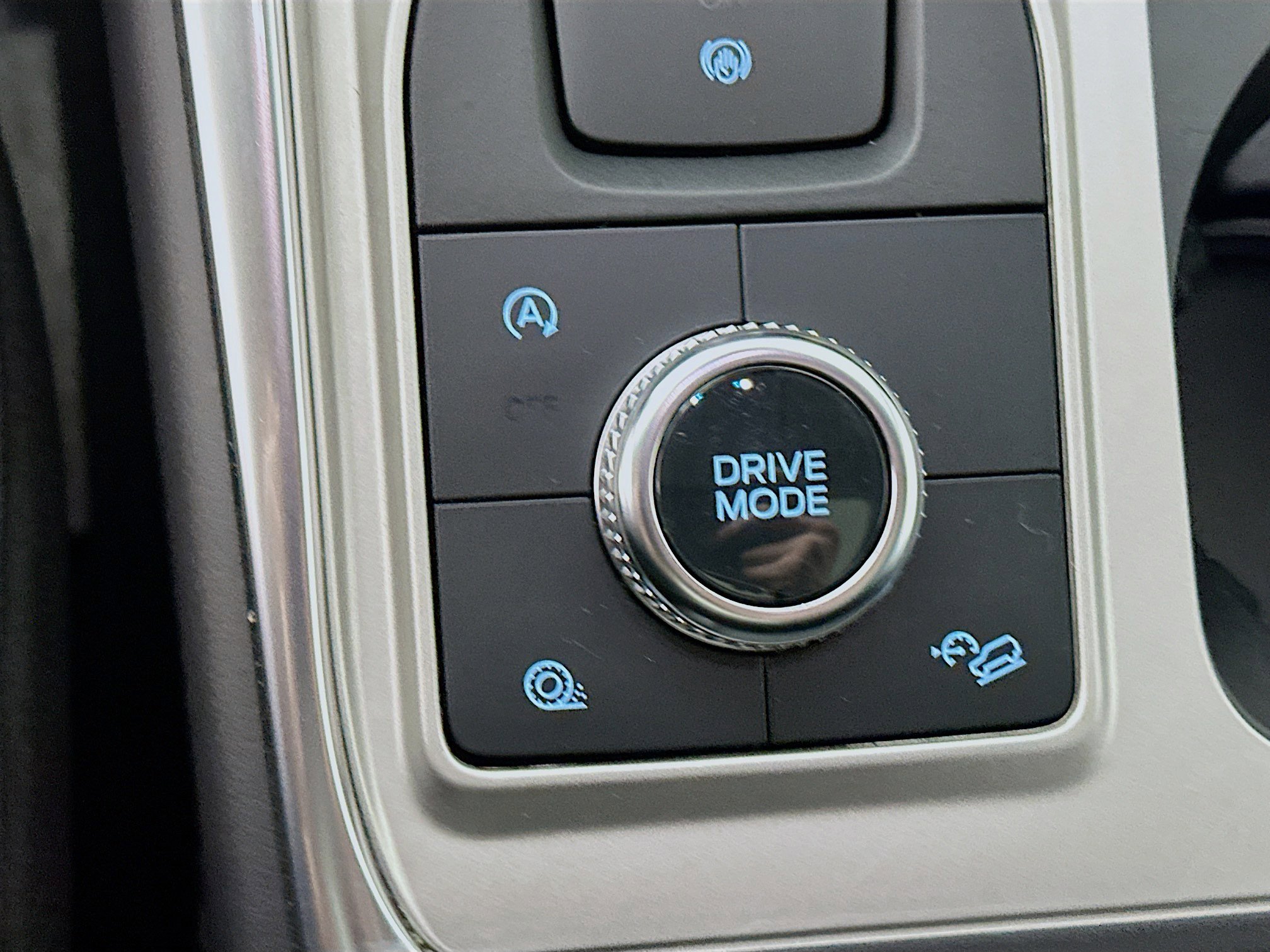 Used 2021 Ford Explorer Limited w/ Equipment Group 301A image 22