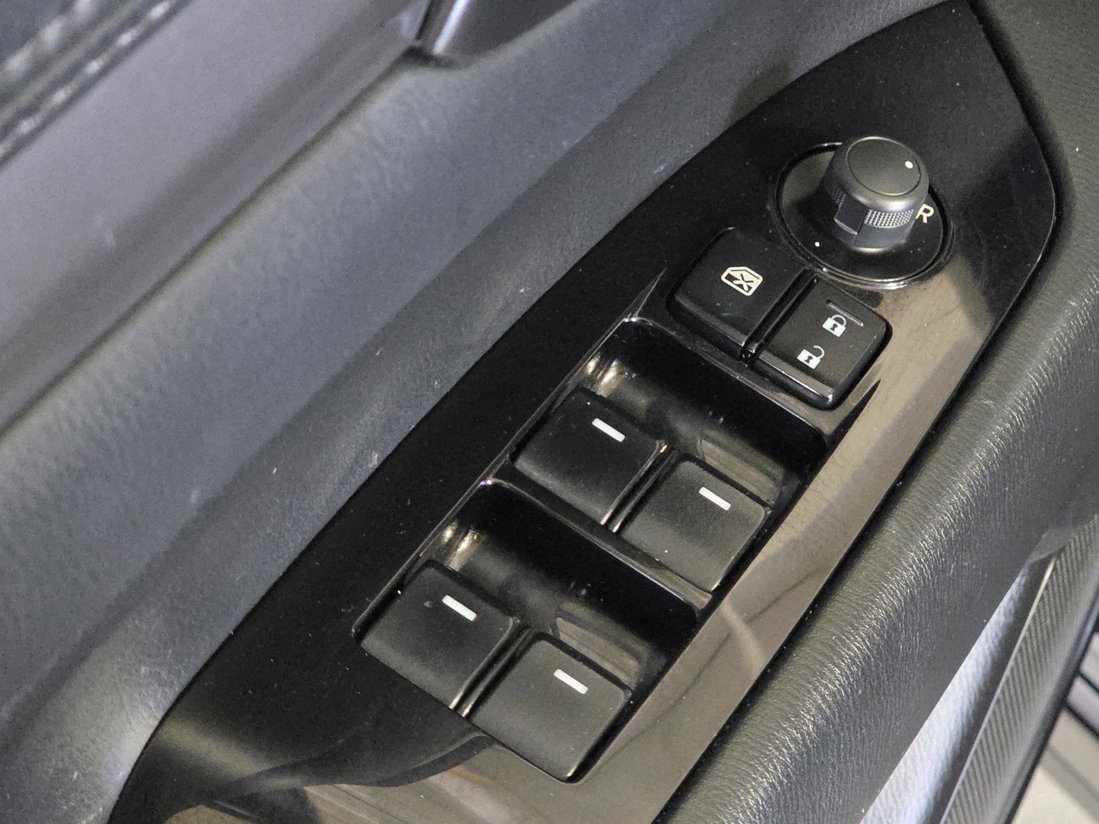 Used 2021 MAZDA CX-5 Touring image 22