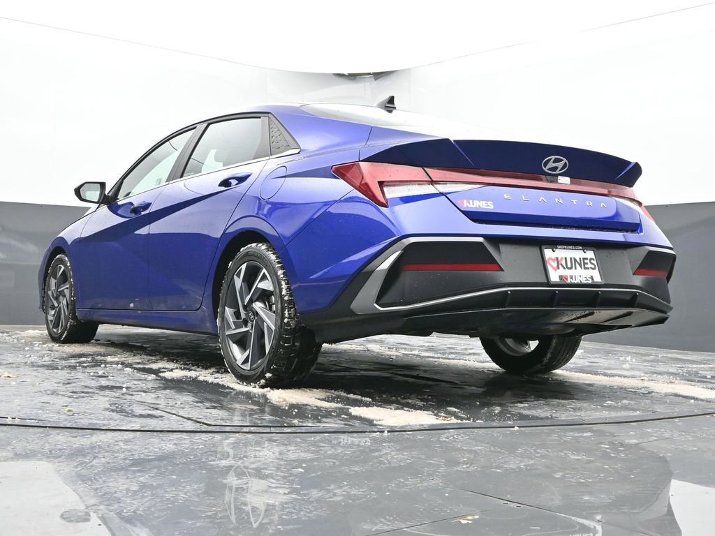 Used 2025 Hyundai Elantra SEL image 68