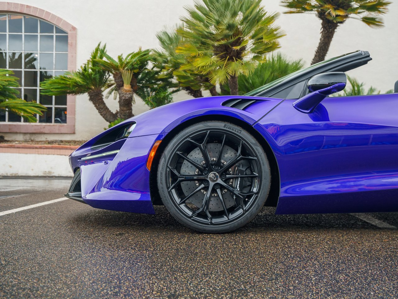 Used 2025 McLaren Artura Spider image 7