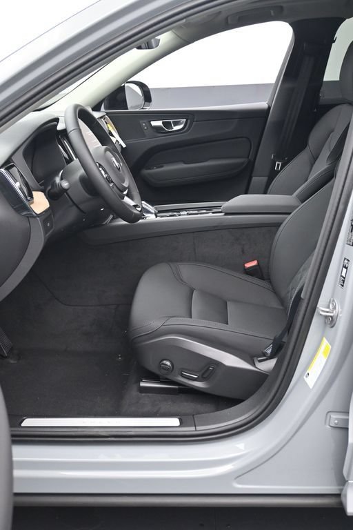 New 2026 Volvo XC60 B5 Plus AWD/4WD image 11