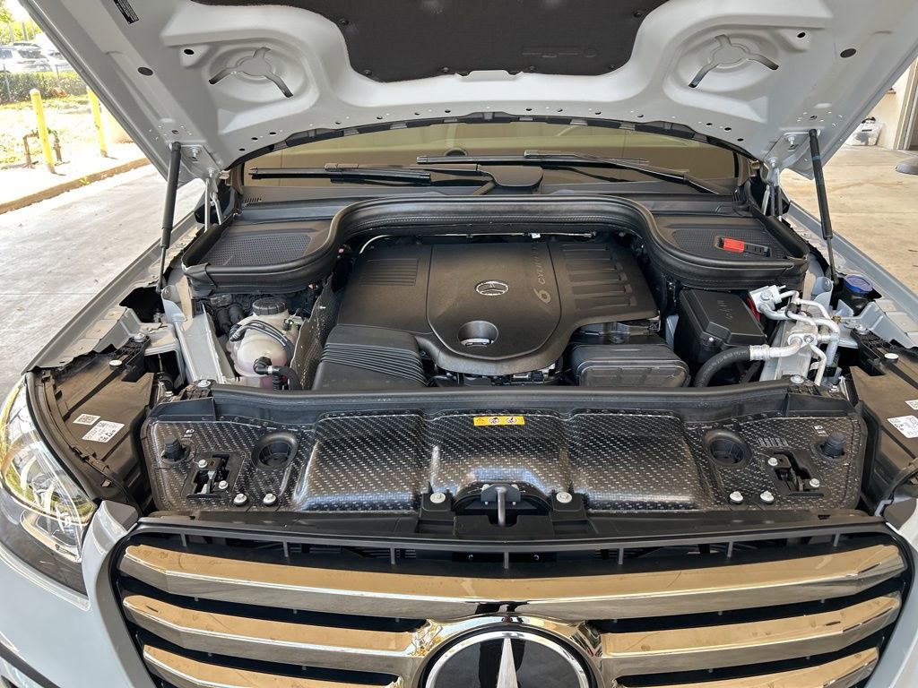 Used 2025 Mercedes-Benz GLS 450 4MATIC w/ AMG Line Exterior image 10