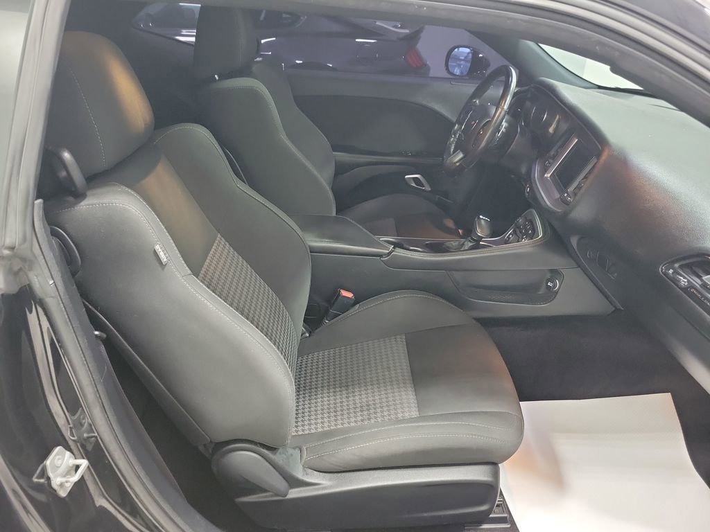 Used 2019 Dodge Challenger GT w/ Driver Convenience Group image 9