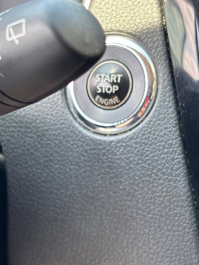 Used 2017 Nissan Rogue SV w/ Midnight Edition image 15