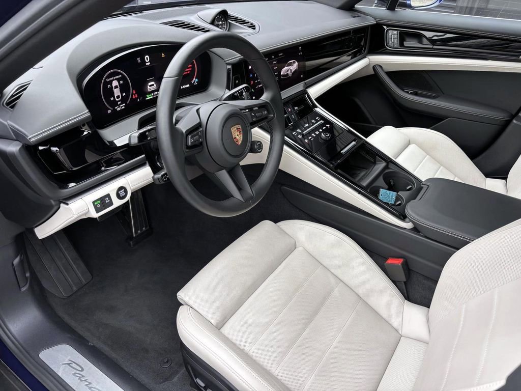 Used 2025 Porsche Panamera 4 image 17