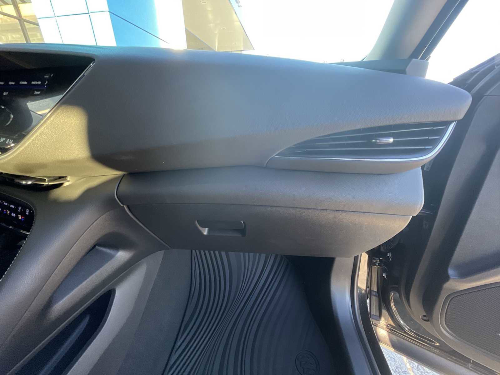 Certified 2023 Buick Envision Essence image 28