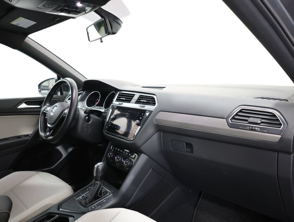 Used 2021 Volkswagen Tiguan SE R-Line FWD image 23