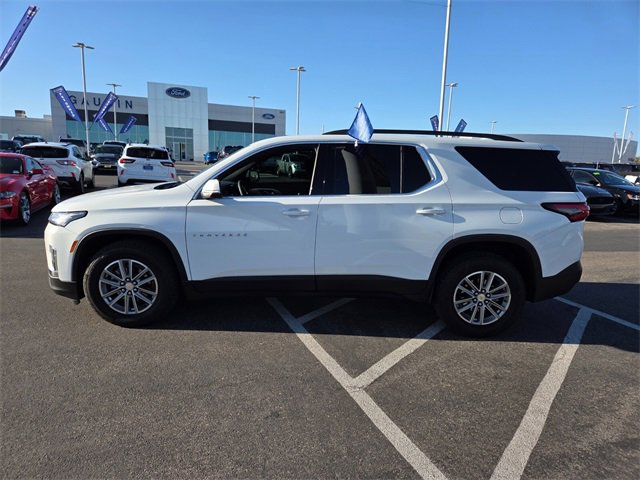 Used 2023 Chevrolet Traverse LT w/ Rear Camera Mirror Package image 4