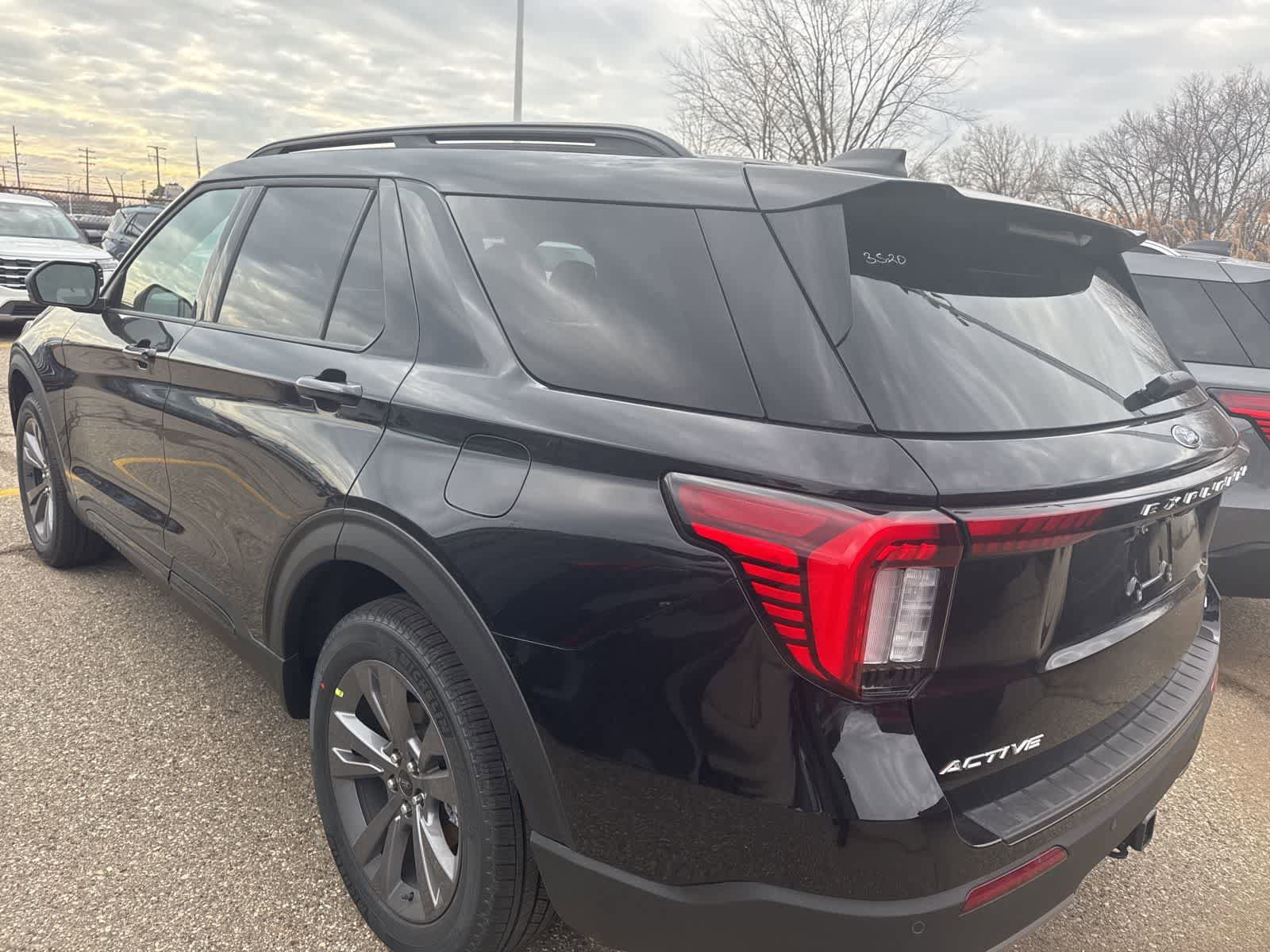 New 2026 Ford Explorer Active w/ Active Comfort Package AWD/4WD image 6