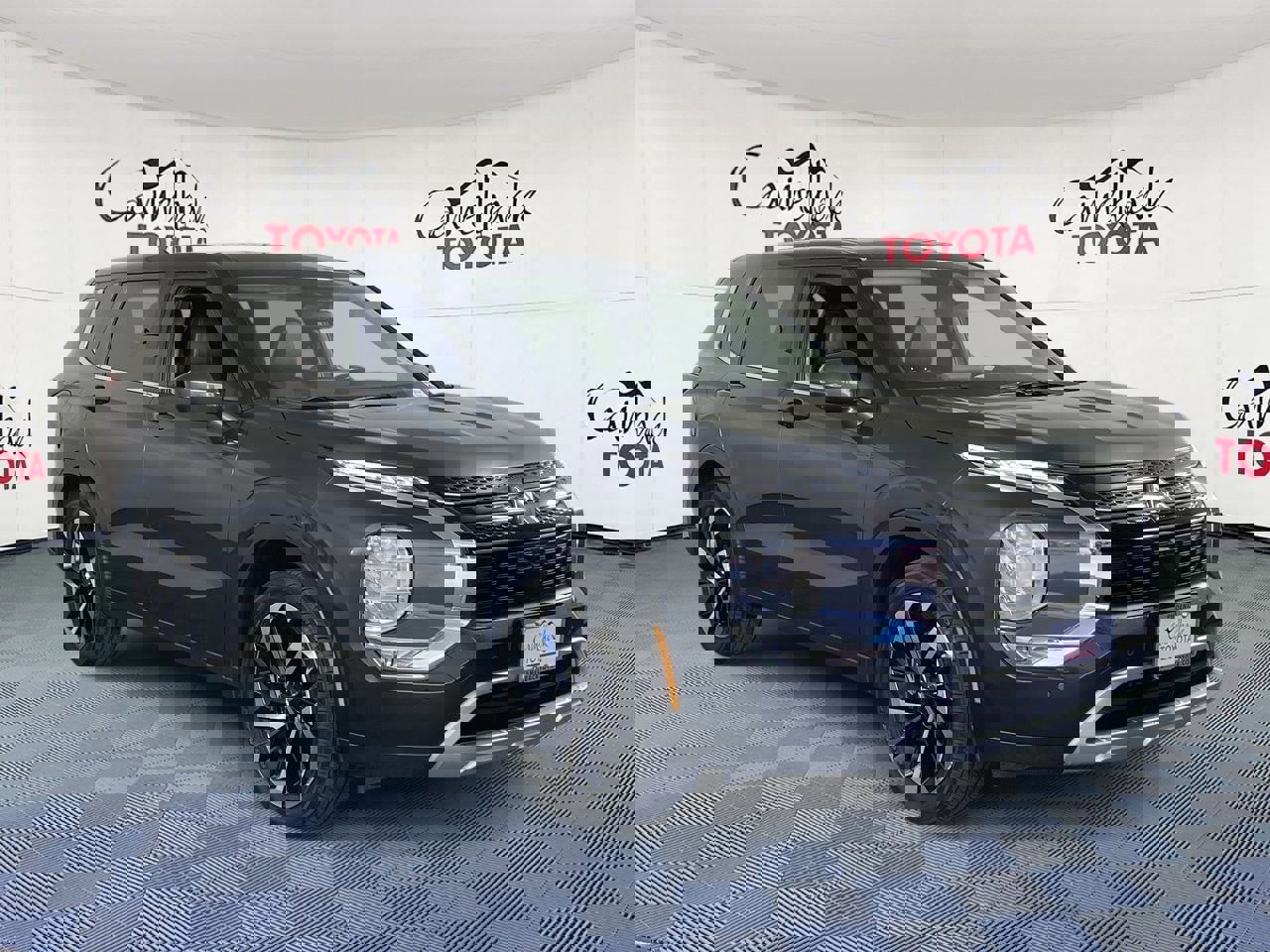 Used 2024 Mitsubishi Outlander SE image 3