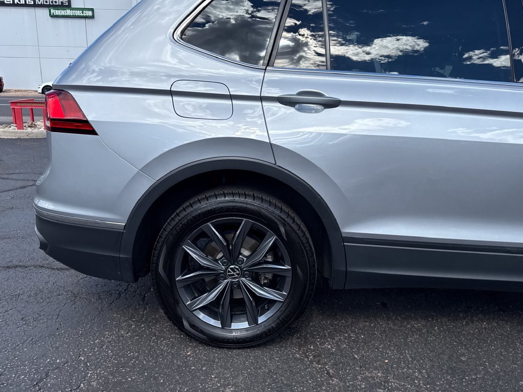 Used 2023 Volkswagen Tiguan SE AWD/4WD image 32