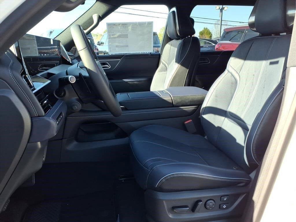 New 2026 INFINITI QX80 4WD w/ Sport Exterior Package image 11