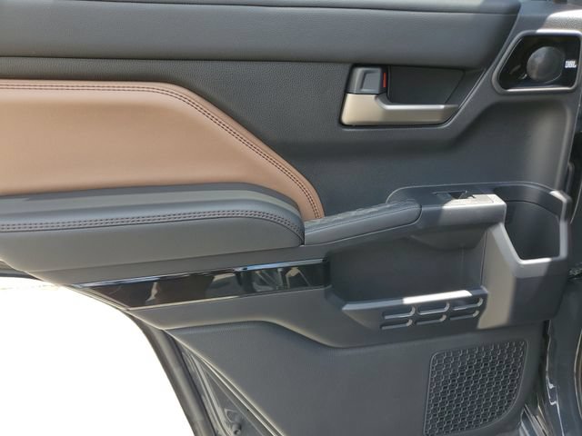 Used 2025 Toyota 4Runner Limited RWD image 21