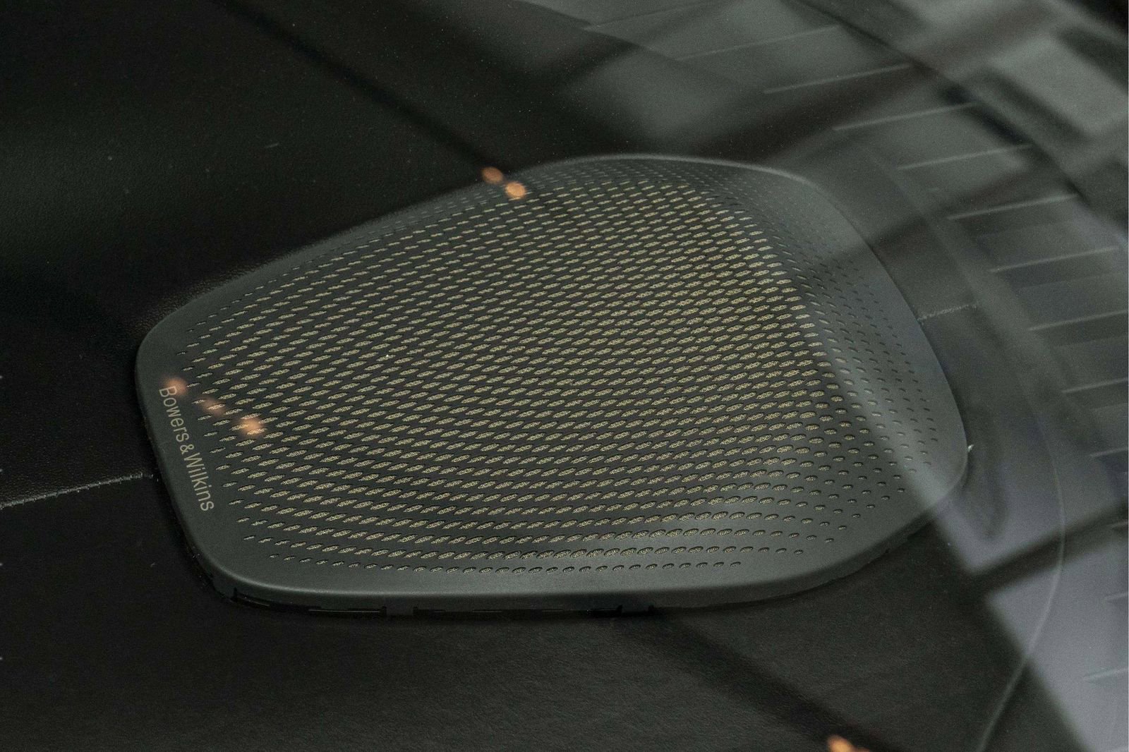Used 2023 McLaren Artura RWD image 40