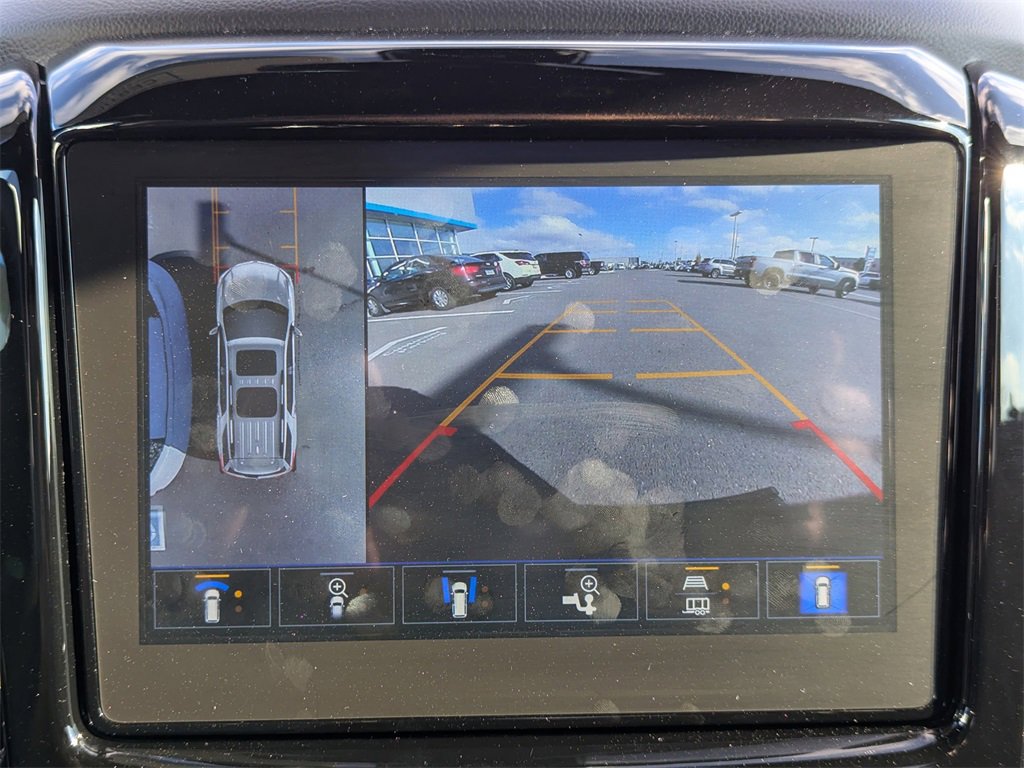 Used 2023 Chevrolet Traverse High Country w/ LPO, 'HIT The Road' Package image 22