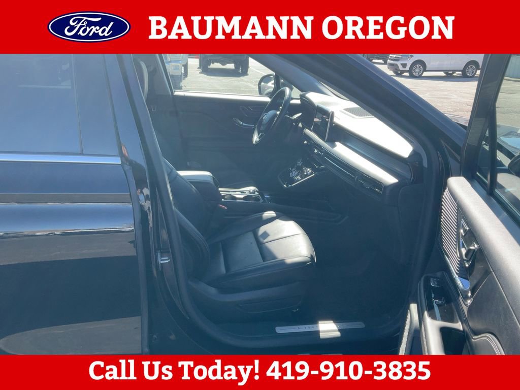 Used 2022 Lincoln Corsair AWD w/ Premium Package image 12
