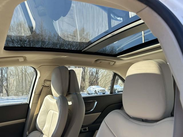 Used 2020 Lincoln Continental Reserve w/ Luxury Package image 26